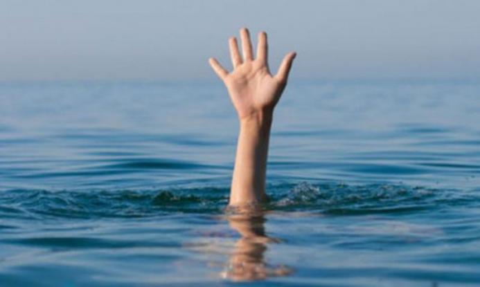 11χρονη πνίγηκε ενώ προσπαθούσε να τραβήξει σέλφι – Πνίγηκαν και οι γονείς της στην προσπάθεια τους να τη σώσουν