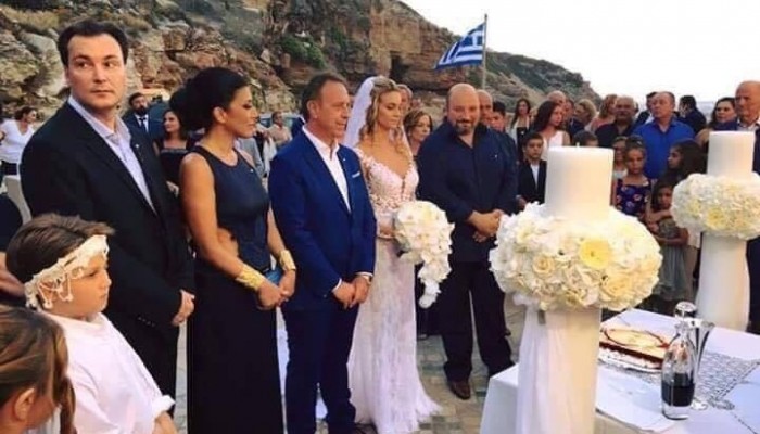 Στην Κρήτη παντρεύτηκε ο Βασιλιάς της σοκολάτας την 25χρονη γραμματέα του