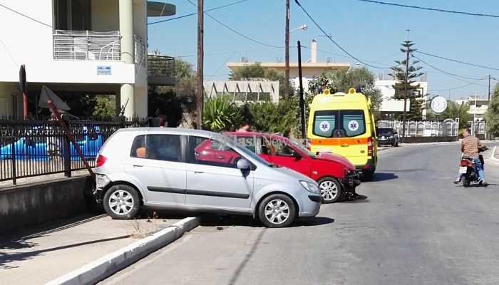 Τροχαίο ατύχημα σε παράδρομο της Λεωφόρου Σούδας με αποτέλεσμα τον τραυματισμό ενός 25χρονου