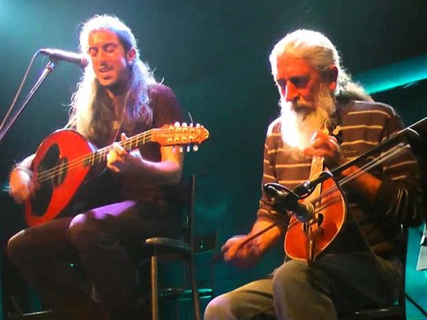 Κρήτη: Δείτε τι έγινε όταν ο Χαρούλης κάλεσε τον πατέρα του στη σκηνή (Video)