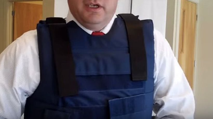 Σκοτώθηκε αφού πρώτα αναρωτήθηκε αν το αλεξίσφαιρο γιλέκο ήταν ακόμα λειτουργικό