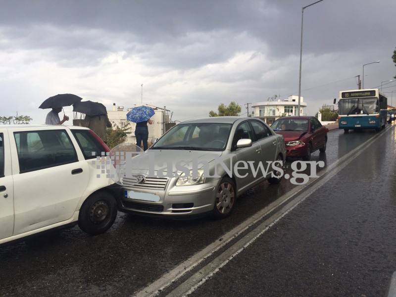 Μπαράζ τροχαίων στη πόλη των Χανίων (φωτο)