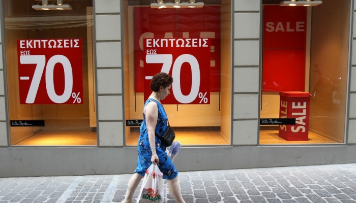 Αρχίζουν οι φθινοπωρινές ενδιάμεσες εκπτώσεις
