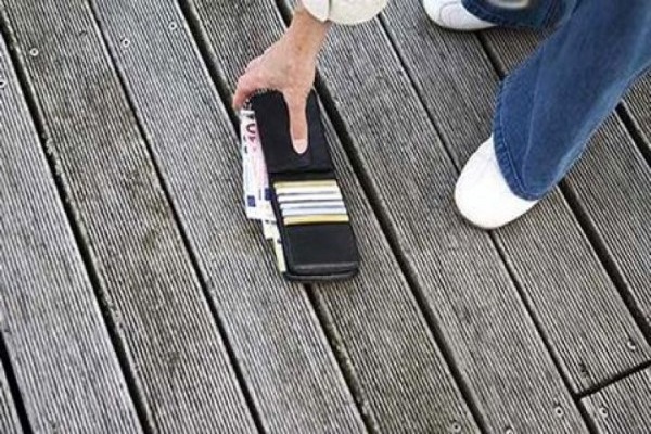 Χανιά: Χάθηκε το πορτοφόλι της Ελευθερίας Μουλουδάκη, μέλους των Γιατρών του Κόσμου
