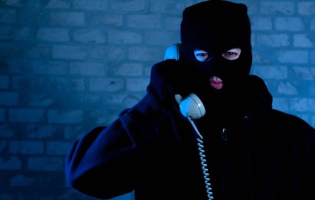 Χανιά: Σαν σε ταινία δράσης-Την έστησαν στον απατεώνα έξω από την εκκλησία