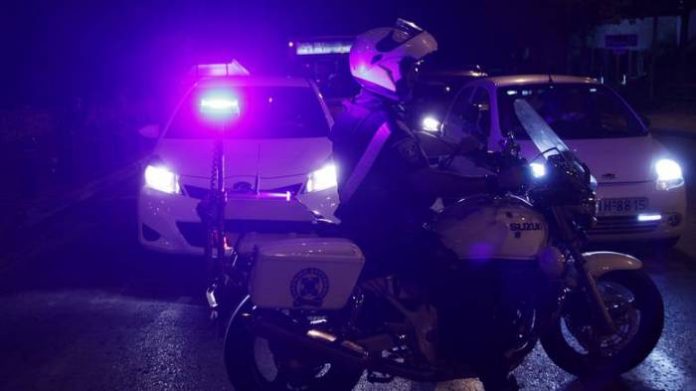 Κρήτη: Άγριο ξύλο έξω από μπαρ τα ξημερώματα