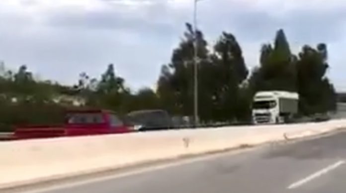 Κρήτη: Ο Χάρος βγήκε παγανιά! Αγροτικό τρέχει με ιλιγγιώδη ταχύτητα στο αντίθετο ρεύμα (Video)
