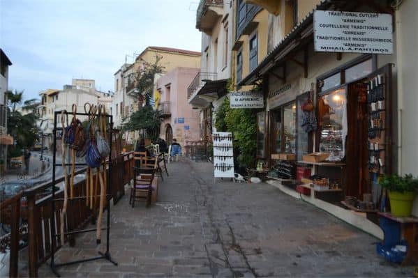 Κρητικό μαχαίρι: Υπερασπιστής ερωτικής τιμής και σύμβολο της Κρητικής παράδοσης (Photos)