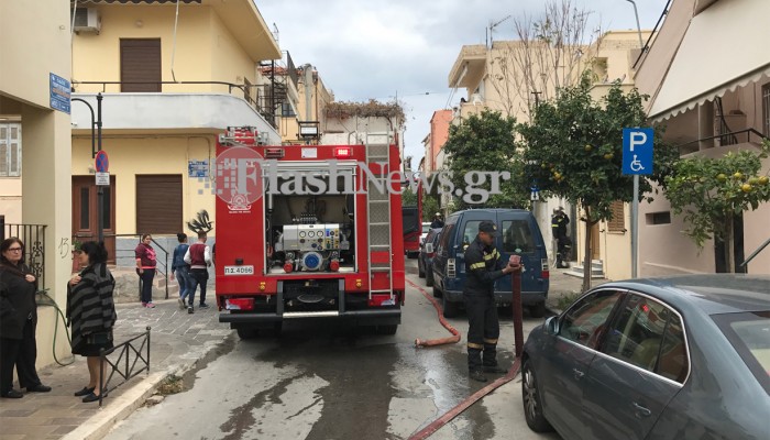 Χανιά: Η φωτιά σε εγκαταλελειμμένο σπίτι αναστάτωσε την γειτονιά (φωτό)