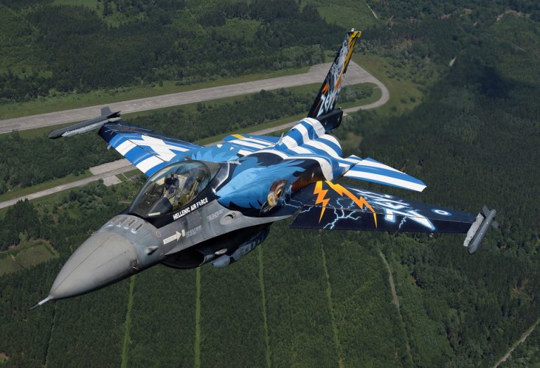 Χανιά: Ετοιμάζονται για νέα ακροβατικά με το F-16 οι ομάδα «ZEUS»