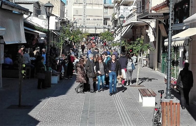 Η εικόνα που παρουσίαζε σήμερα το εμπορικό κέντρο των Χανίων (φωτο)