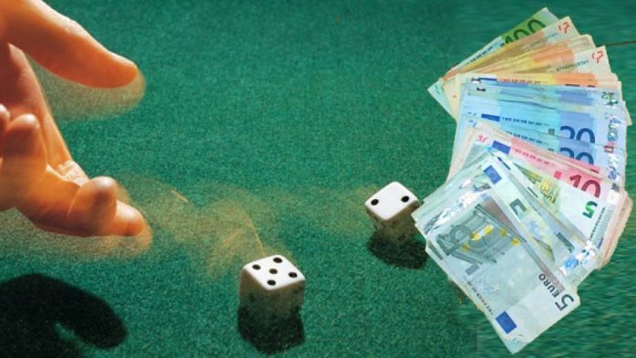 «Στη φάκα» γιατί έπαιζαν κουμάρι μέσα σε καφενείο των Χανίων