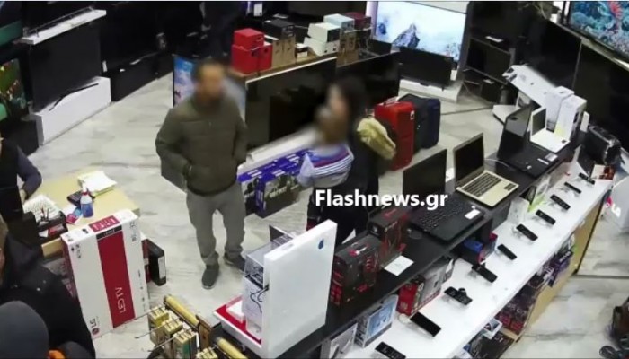 Καρέ-καρέ η κλοπή σε κατάστημα στα Χανιά από μάνα που κρατούσε παιδί! (vid)