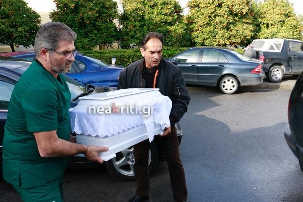 Κρήτη: Σε λευκό φέρετρο η σορός του βρέφους