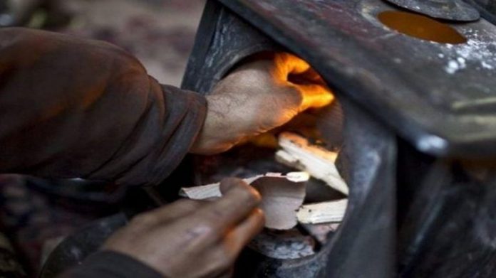 Κρήτη: Δηλητηριάστηκε από τη σόμπα μια ολόκληρη οικογένεια 4 παιδάκια στο νοσοκομείο
