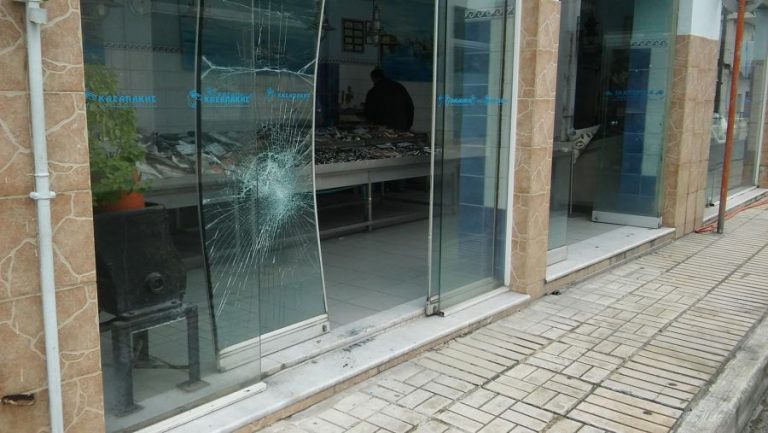 Έξι κρούσματα διαρρήξεων στα Χανιά - Πέταξαν πέτρες και έσπασαν τζαμαρίες
