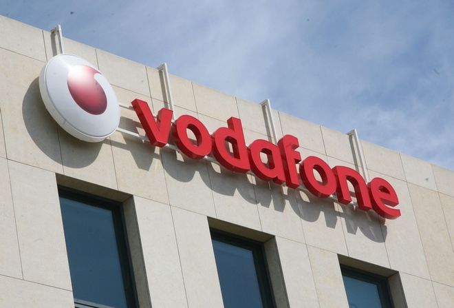 Γιατί η Vodafone ζητάει από τους Έλληνες να κλείνουν τα κινητά για (τουλάχιστον) 48 λεπτά