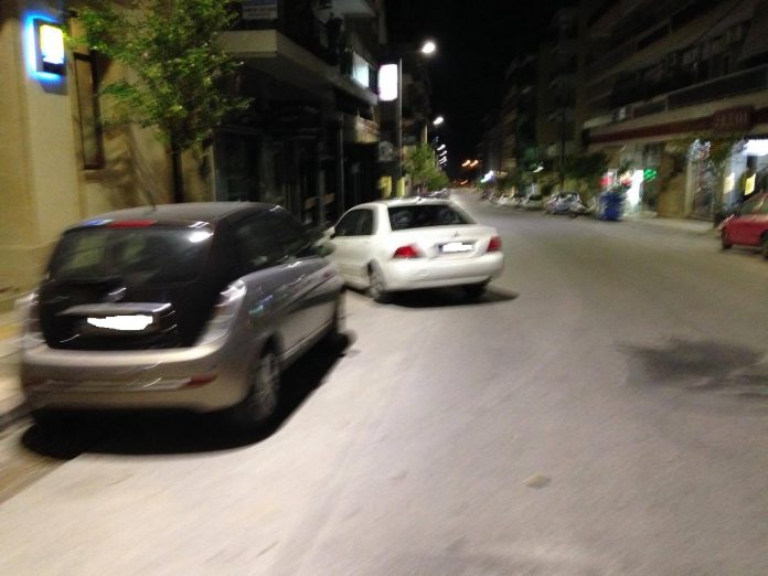 Χανιά: Δεν υπάρχει σωτηρία! Η τρέλα με τις μετακινήσεις Ι.Χ στη μέση του δρόμου συνεχίζεται (Photos)