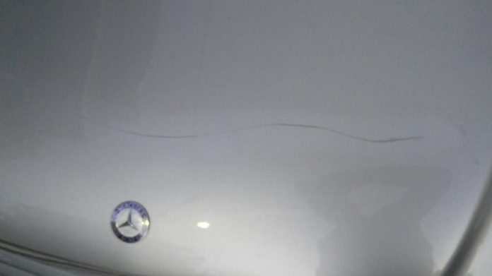 Χανιά: Γύρισε από ταξίδι και βρήκε το αυτοκίνητο του γεμάτο χαρακιές (Photos)