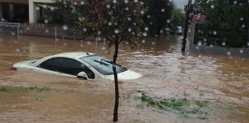 Δυο οδηγοί κινδύνεψαν να πνιγούν στα Χανιά