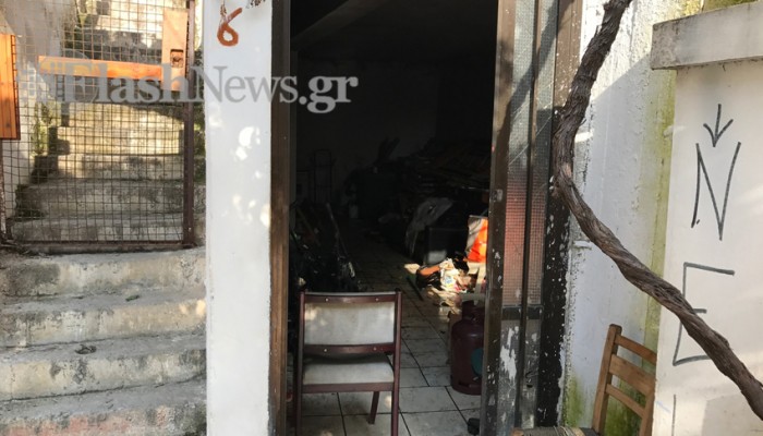 Φωτιά σε αποθήκη πίσω από το ωδείο Χανίων (φωτό)