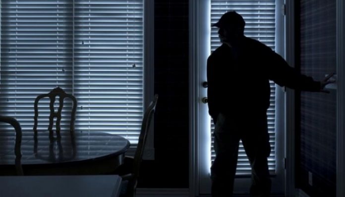 Χανιώτισσα έζησε τον τρόμο! Κλέφτες πήγαν να μπουν στο σπίτι της Τι καταγγέλλει η γυναίκα