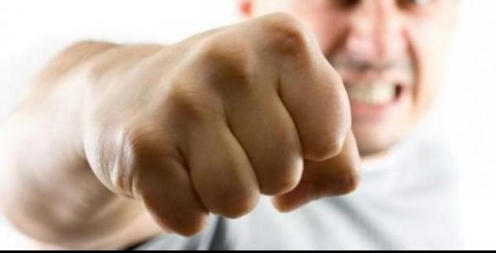 Κρήτη: Πλακώθηκαν στο ξύλο σε νυχτερινό μαγαζί Στο νοσοκομείο ο ιδιοκτήτης