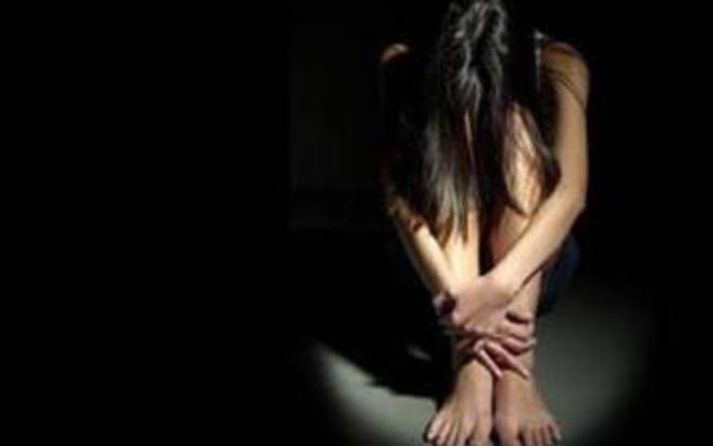 Πατέρας βίασε την ομοφυλόφιλη κόρη του για να της αποδείξει ότι το σεξ με άντρα είναι καλύτερο!