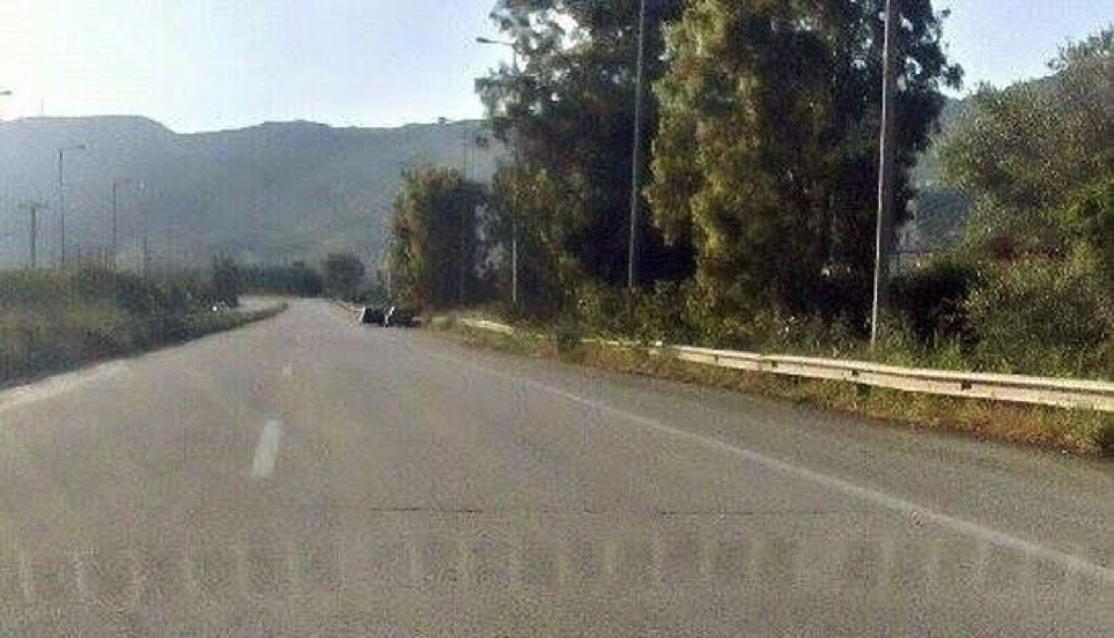 Χανιά: Διπλοπαρκάρισμα πάνω στην εθνική οδό! (φωτο)