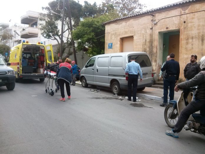 Χανιά: Τροχαίο με μηχανάκι και έναν τραυματία στο κέντρο της πόλης (Photos)