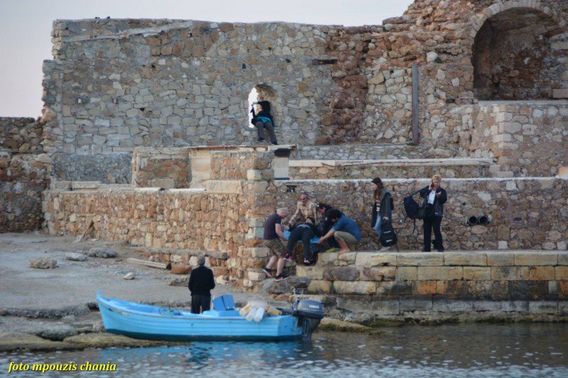 Τουρίστρια τραυματίστηκε στο ενετικό λιμάνι στα Χανιά (φωτο)