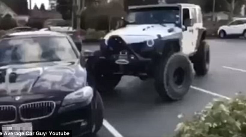 Οδηγός τζιπ «έβαλε στη θέση» της μια BMW που είχε πιάσει δύο θέσεις στάθμευσης