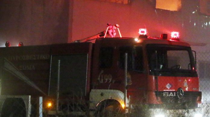 Τραγωδία στο Μοσχάτο: Μια νεκρή, δύο τραυματίες από πυρκαγιά σε διαμέρισμα