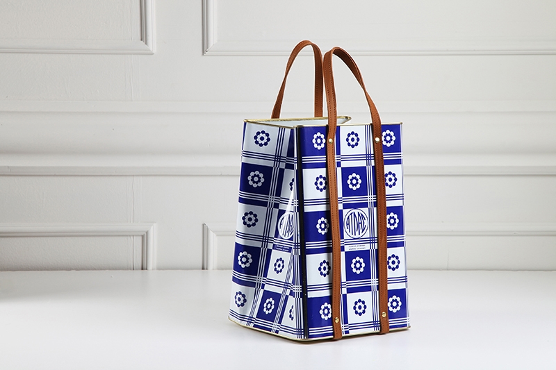 Η τενεκεδένια τσάντα των 250 ευρώ που κάνει θραύση