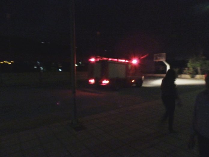 Χανιά: Φωτιά στο προαύλιο σχολείου στη Σούδα (Photos)