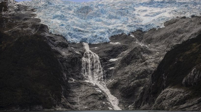 SOS από τους επιστήμονες: Το λιώσιμο των πάγων θα «ξυπνήσει» ιούς εκατομμυρίων ετών