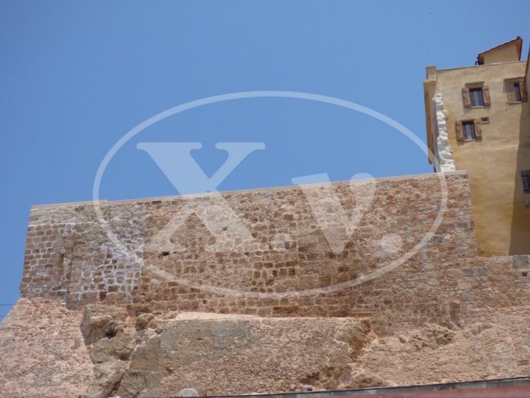 Αποκατάσταση βυζαντινού τείχους στο λόφο Καστέλι στο παλιό λιμάνι των Χανίων