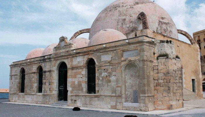 Σκυλί δάγκωσε Χανιώτη στο ενετικό λιμάνι