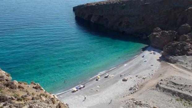 Κλέβει τις εντυπώσεις η παραλία των Χανίων με την ασημένια άμμο (Photos)