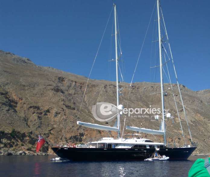 Αυτό είναι το πολυτελές κότερο με το οποίο βολτάρει στα Χανιά η Τζένιφερ Λόπεζ (φωτο)