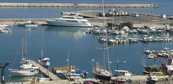 Κρήτη: Τραυματισμός 12χρονης από πτώση σε βράχια