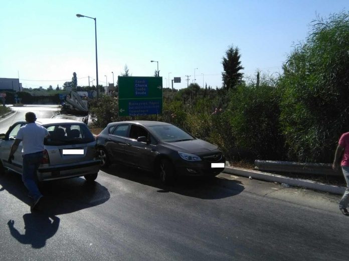 Χανιά: Απίστευτη τροχαίο ατύχημα στη Σούδα - Μπήκε ανάποδα στον κόμβο
