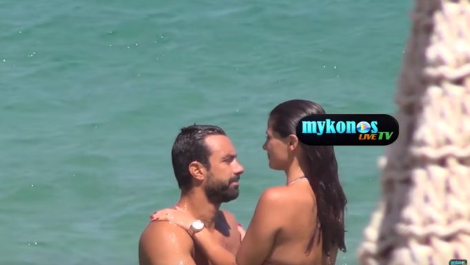 Χριστίνα Μπόμπα: Με αποκαλυπτικό μαγιό στην αγκαλιά του Τανιμανίδη στη Μύκονο