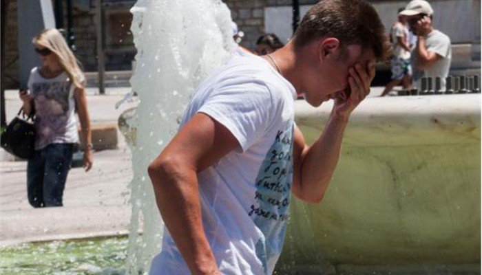 ’Ερχεται αρκετή ζέστη με υγρασία στην Κρήτη και ενίσχυση ανέμων