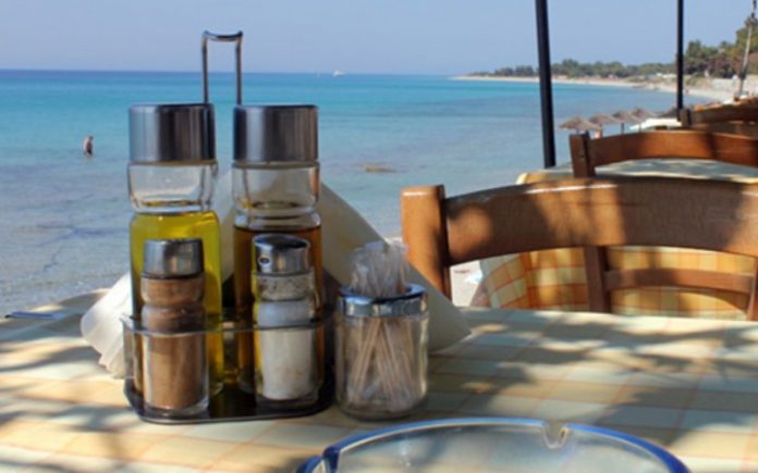 Τέλος στα μπουκάλια του λαδόξυδου στις ταβέρνες