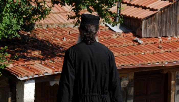 Άτακτος ιερέας στον νομό Χανίων σκανδαλίζει την κοινή γνώμη