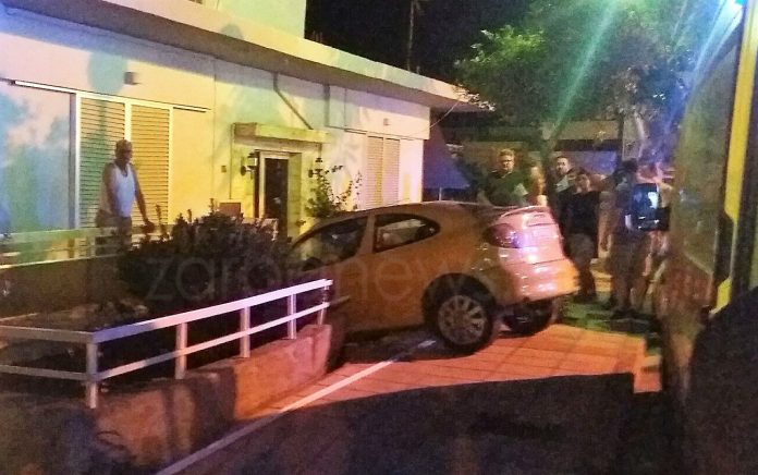 Χανιά: Απρόσκλητη νυχτερινή επισκέπτρια μπούκαρε στο σπίτι τους… με το αυτοκίνητο (φωτο)