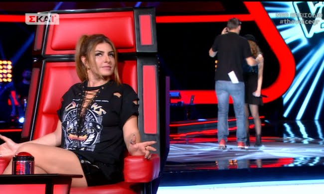 The Voice: Η αμήχανη στιγμή της παίκτριας και η παρέμβαση του ανθρώπου της παραγωγής