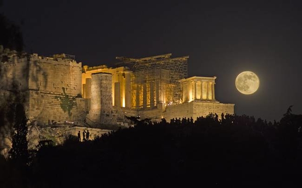 Σούπερ Σελήνη: Έρχεται η μεγαλύτερη και φωτεινότερη πανσέληνος του 2018!