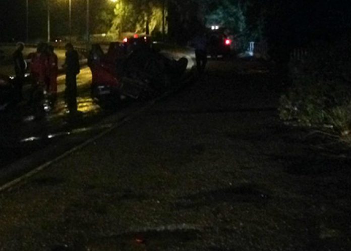 Τούμπαρε αυτοκίνητο στα Χανιά με τρία νεαρά παιδιά που γύριζαν από διασκέδαση